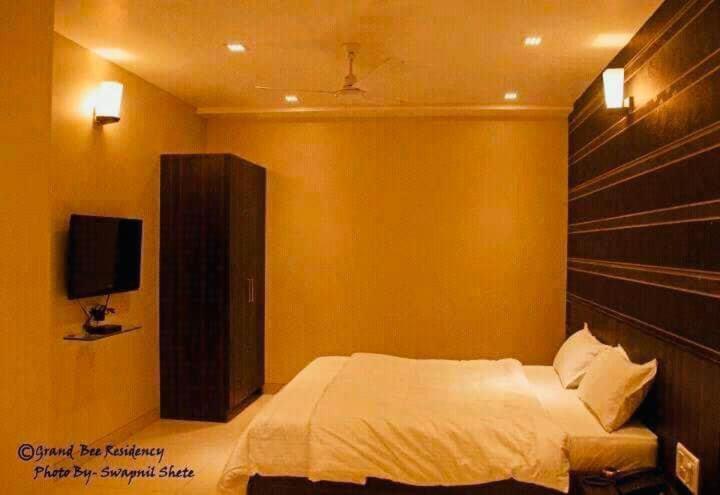 Hotel Grand Bee Residency Bhiwandi Bagian luar foto